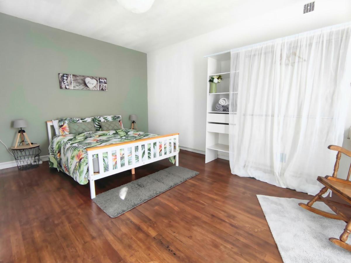 Number 22 - Le Dorat - Apartment One With Garden & Free Parking מראה חיצוני תמונה